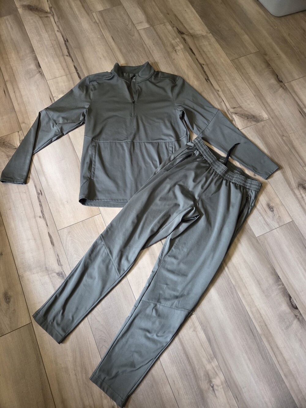 DSG Olive Green Women's Active Pullover & Jogger Set